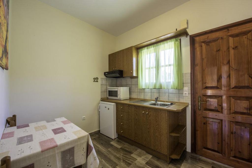 Miltiadis Apartments Spiti Miltiadis Agios Georgios Pagon Exterior foto