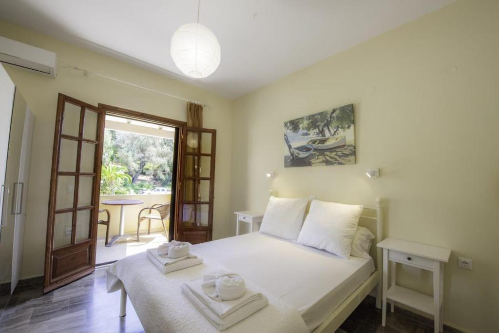 Miltiadis Apartments Spiti Miltiadis Agios Georgios Pagon Exterior foto